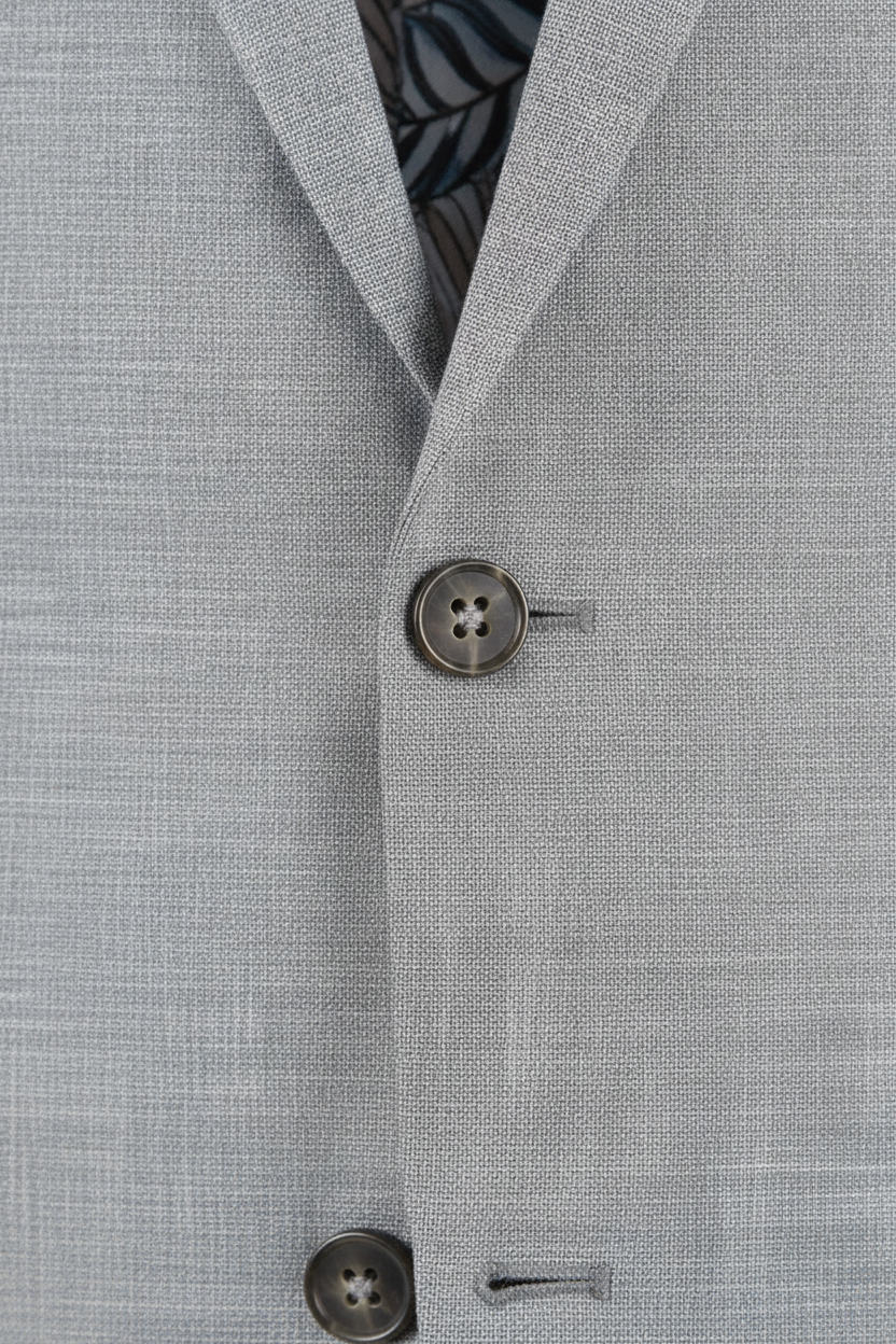 2-delig pak Light Grey Sharkskin - Mister Steven, detail knoopsluiting colbert De Heerenkamer