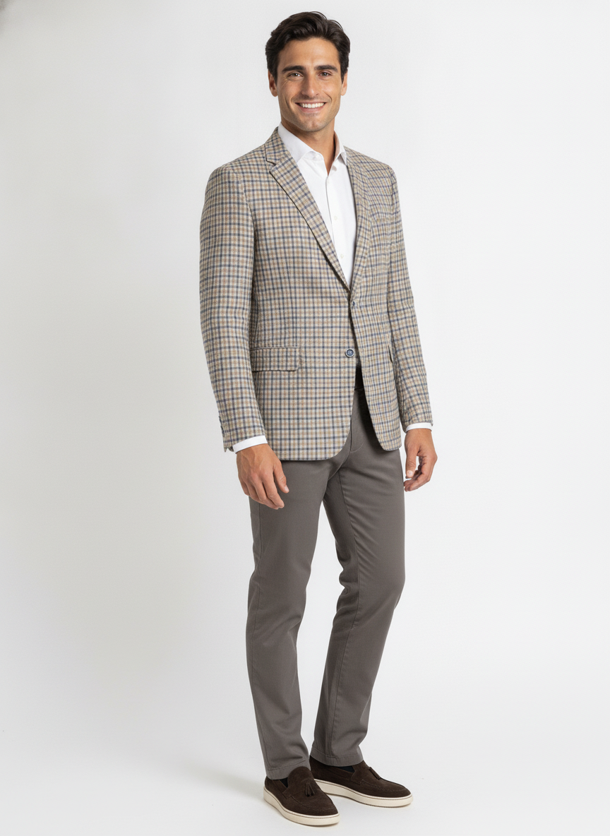Colbert Geruit Sand Blue Beige - Mister Steven, model driekwart aanzicht De Heerenkamer Utrecht