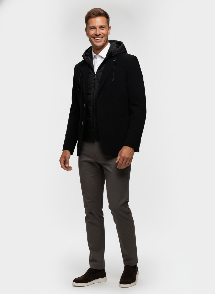 Colbert met Capuchon Black "Harald" - Flexx, model driekwart aanzicht De Heerenkamer Utrecht