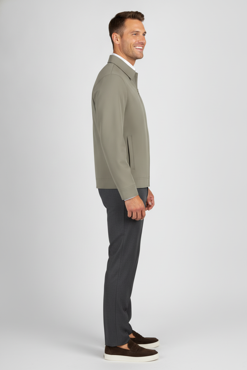 Jas Light Olive "Colborn" - Flexx, model zijaanzicht De Heerenkamer Utrecht