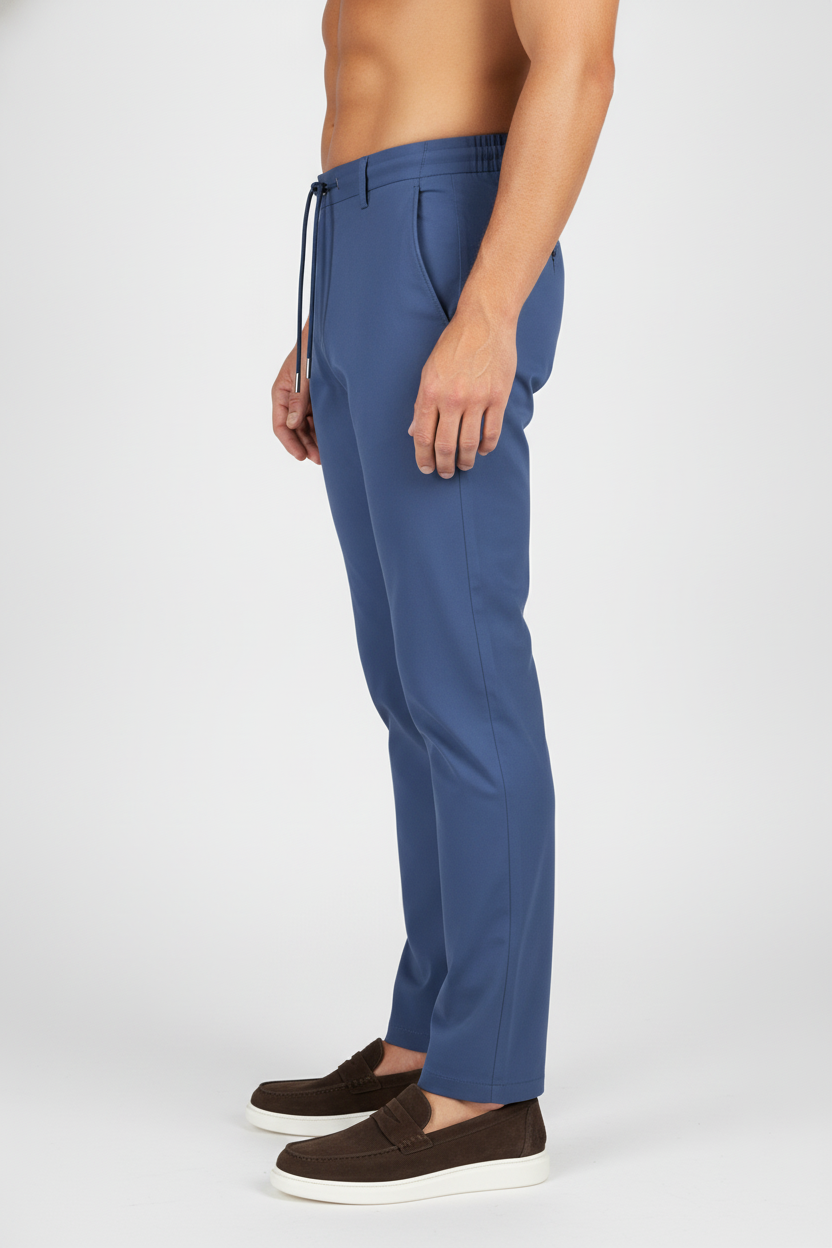 Chino Broek Royal Blue Jersey "Carson" - Flexx, model zijaanzicht De Heerenkamer Utrecht