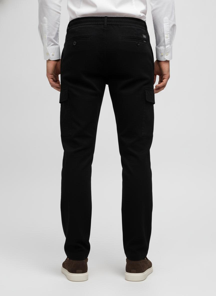 Chino Broek Black "Carson" - Flexx, model achteraanzicht De Heerenkamer Utrecht