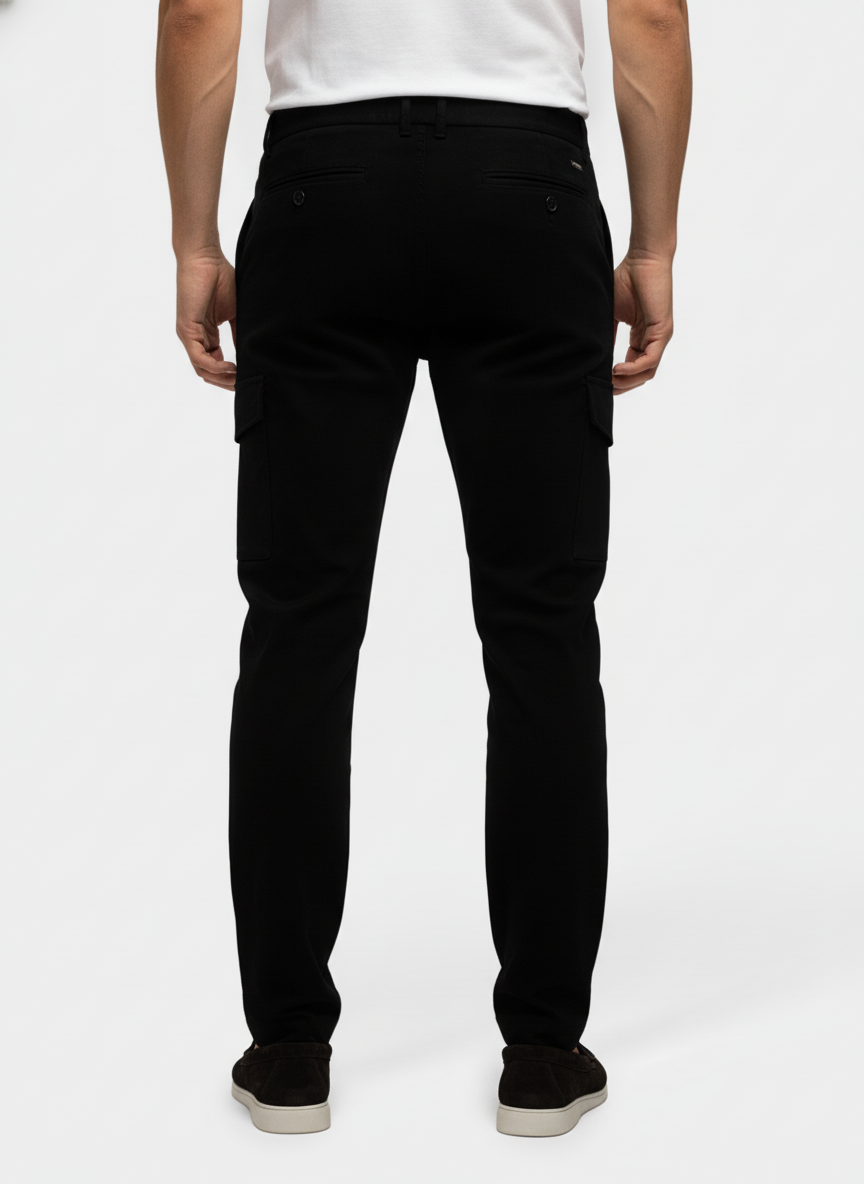 Cargo Broek Black "Borge" - Flexx, model achteraanzicht De Heerenkamer Utrecht