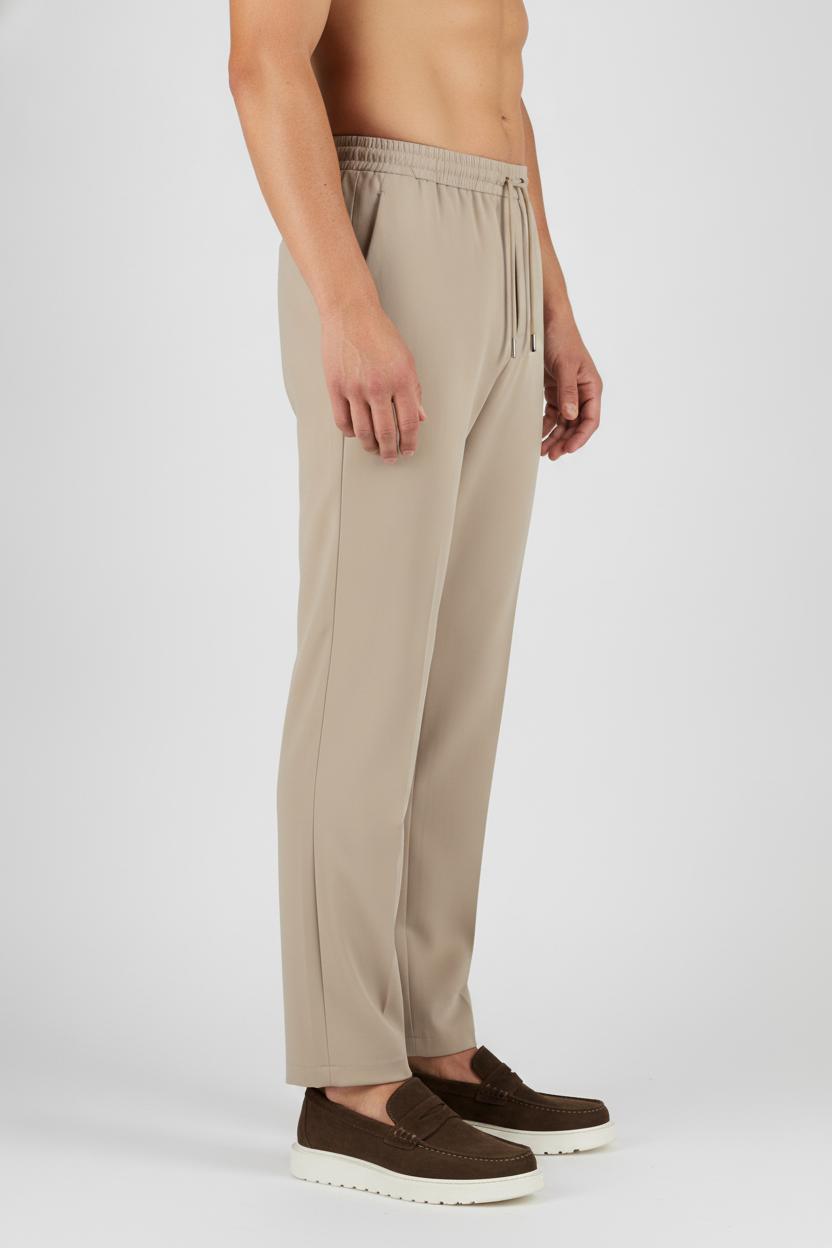 Chino Broek Sand "Oliver" - Flexx, model zijaanzicht De Heerenkamer Utrecht