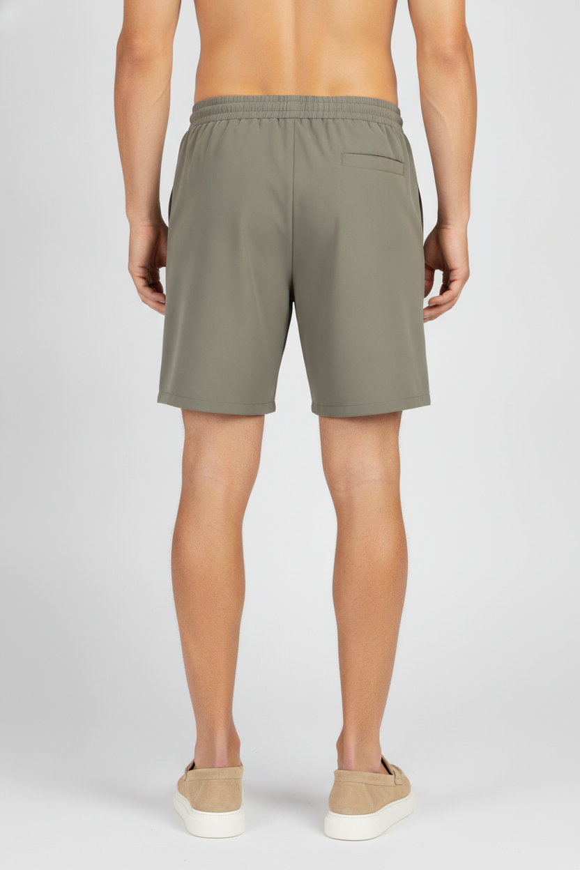Korte Broek Light Olive "Theodore" - Flexx, model achteraanzicht De Heerenkamer Utrecht