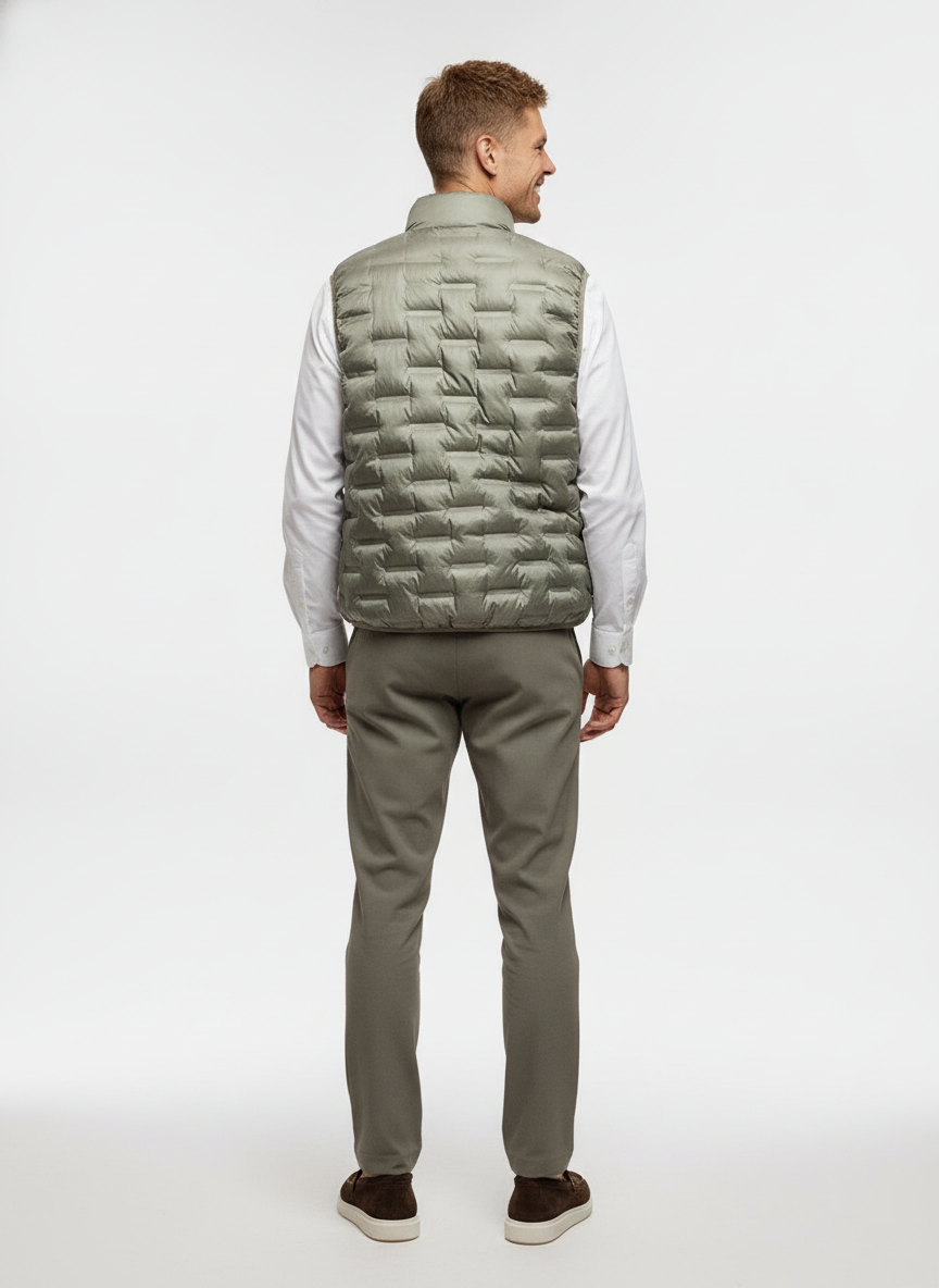 Bodywarmer Light Green "Folke" - Flexx, model achteraanzicht De Heerenkamer Utrecht