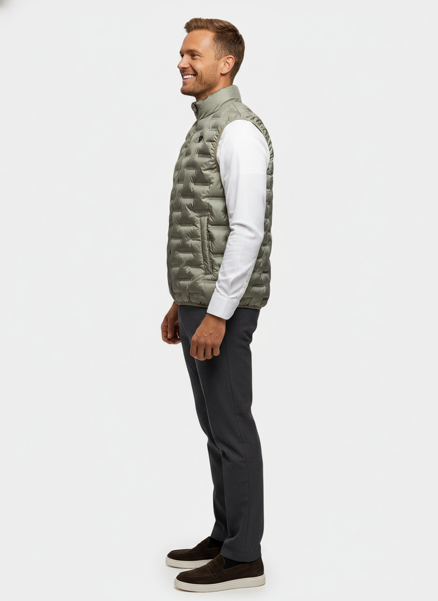 Bodywarmer Light Green "Folke" - Flexx, model zijaanzicht De Heerenkamer Utrecht