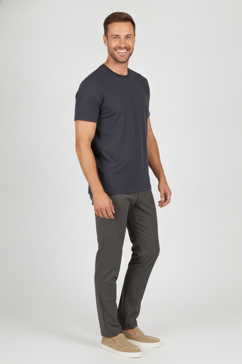 T-shirt Dark Navy "Kare" - Flexx, model driekwart aanzicht De Heerenkamer Utrecht