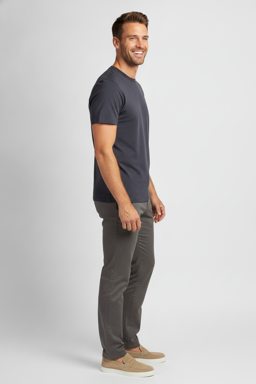 T-shirt Dark Navy "Kare" - Flexx, model zijaanzicht De Heerenkamer Utrecht